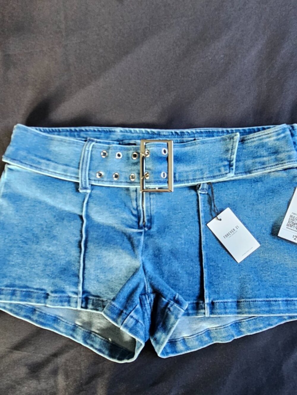 Forever 21 denim shorts size 30 NWT